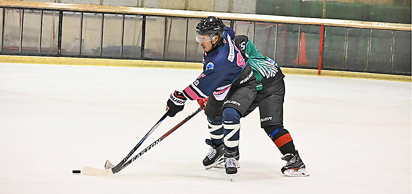 Bauer Ladies Plus、終盤まで攻撃の手緩めず快勝、リーグトップを走る
